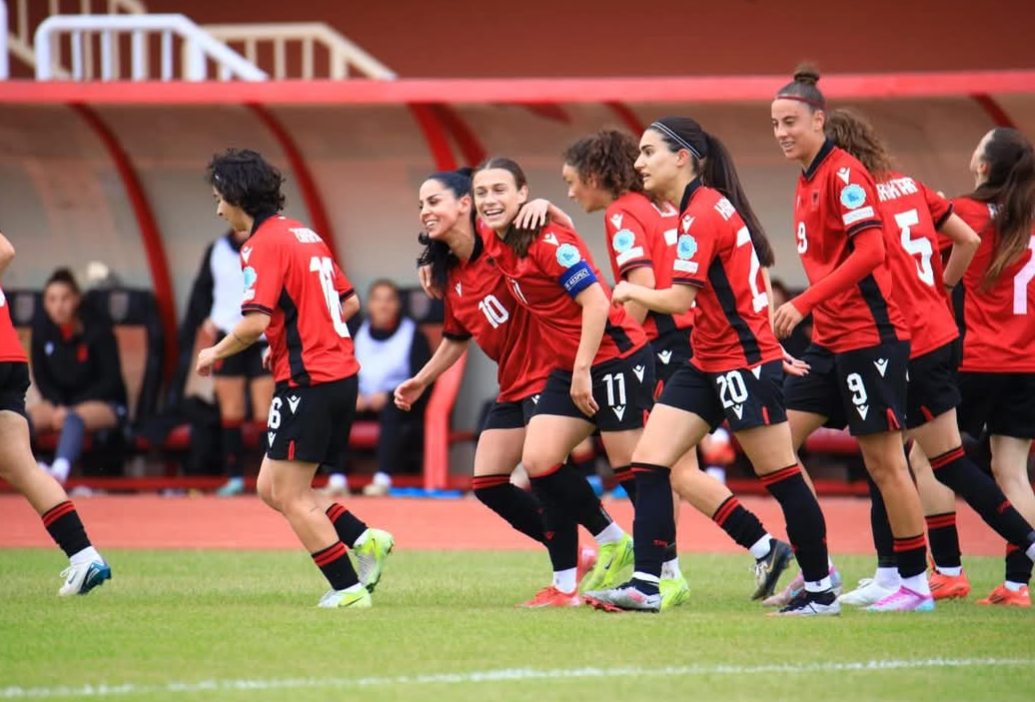 Vajzat kuqezi fitojnë me goleadë ndaj Kroacisë, Duka: Besojmë te puna dhe pasioni juaj