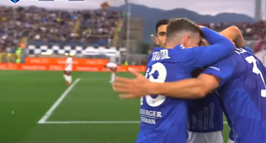 VIDEO/ Goli i fitores nis nga këmbët e tij, lojtari shqiptar jep asist në Serinë A