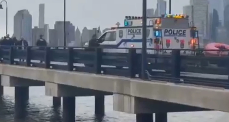 VIDEO/ Rrëzohet helikopteri në lumin Hudson, detajet e para