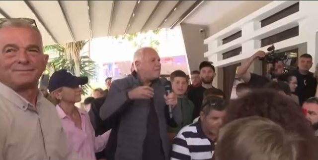 VIDEO/ Vijon gallata në takimet e Berishës, demokrati i Himarës: Kam qenë 30 herë në psikiatri dhe…