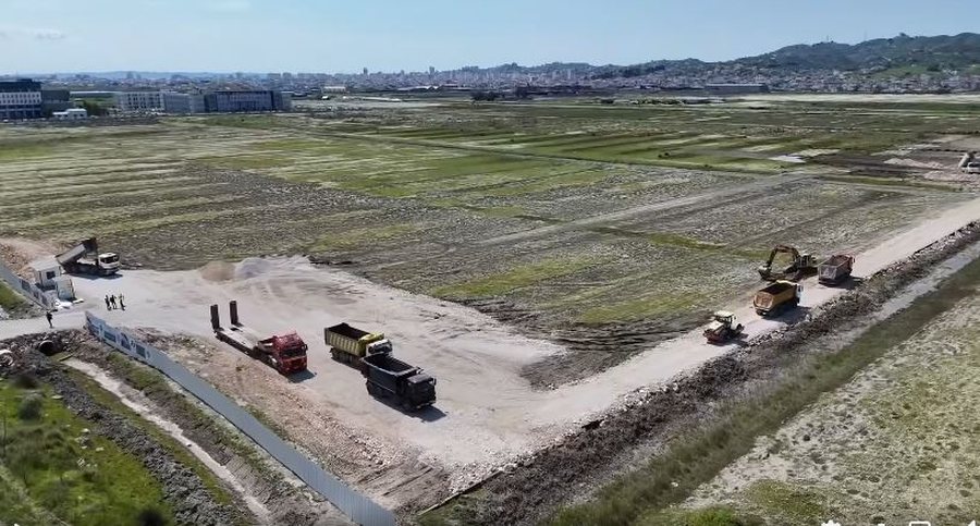 Vijon puna për ndërtimin e Akademisë së Futbollit Dyrrah City, Rama ndan pamjet nga punimet