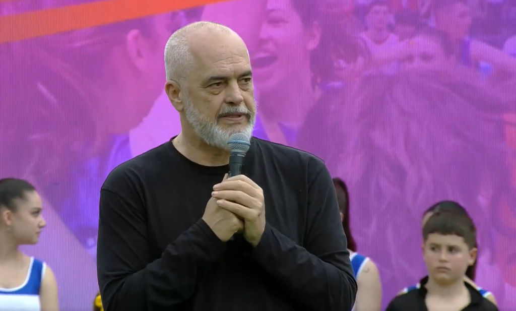 Vizioni për sportin/ Rama: Stadiume të reja për Vlorën, Korçën dhe Durrësin. Transformim i Pallatit të Sportit