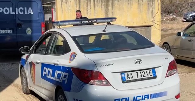 Vlorë/ Fshihte drogën në magazinën e lokalit dhe më pas e shiste në doza, arrestohet 38-vjeçari
