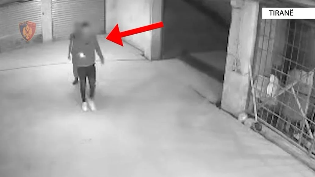 Vodhën makinën nga garazhi/ Arrestohet 20-vjeçari në Tiranë, në kërkim bashkëpunëtori