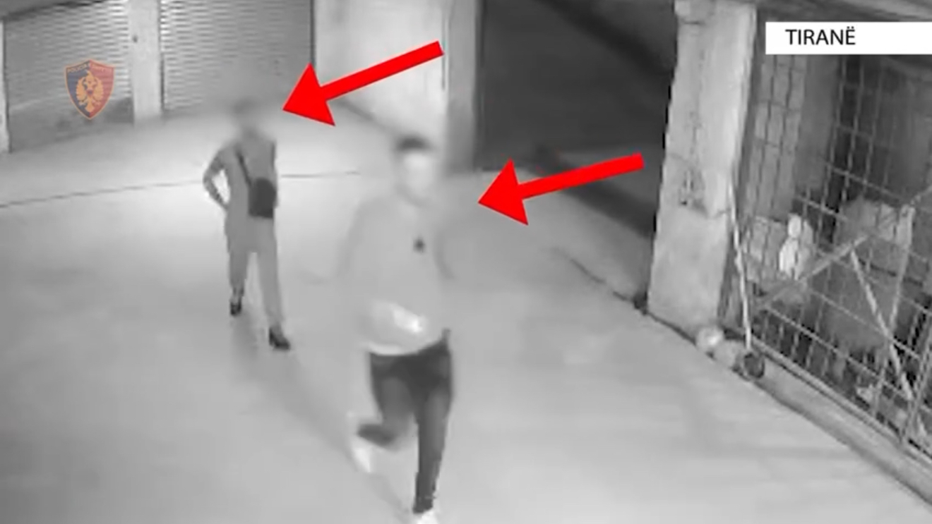 Vodhën një automjet në një garazh, arrestohet 20-vjeçari, shpallet në kërkim bashkëpunëtori