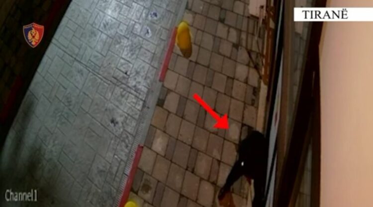 Vodhi disa markete në Tiranë, arrestohet 20-vjeçari