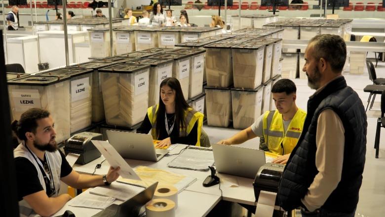 Votat e diasporës/ Paketohen 10 mijë sete, nesër bëhet dërgesa! Votuesit e parë për 11 majin që nga e marta