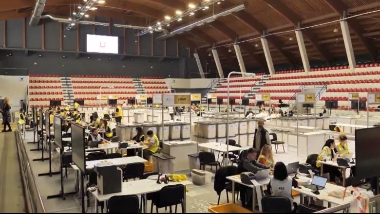 Votat e para nga diaspora për 11 majin, zarfet erdhën nga Amerika, Norvegjia dhe Turqia! KQZ pritet të dorëzojë edhe 50 mijë të fundi