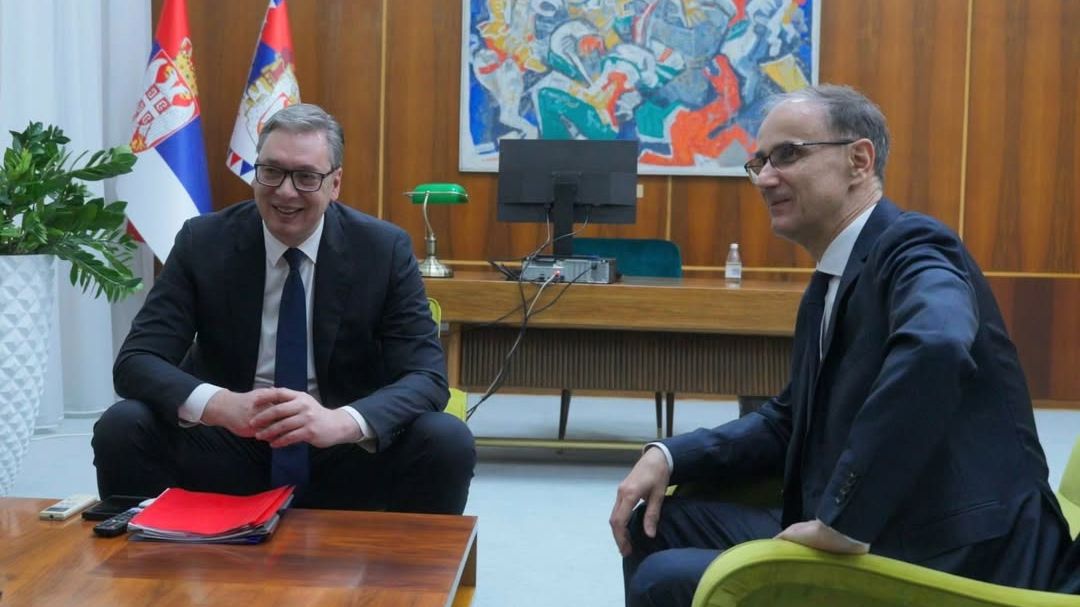 Vuçiç mandaton një doktor për të formuar qeverinë e re serbe: E presin detyra të vështira