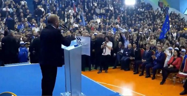 Xhelal Mziu kërcënon sërish, mister shamikuqja mbron burrat e paralajmëron revolucion