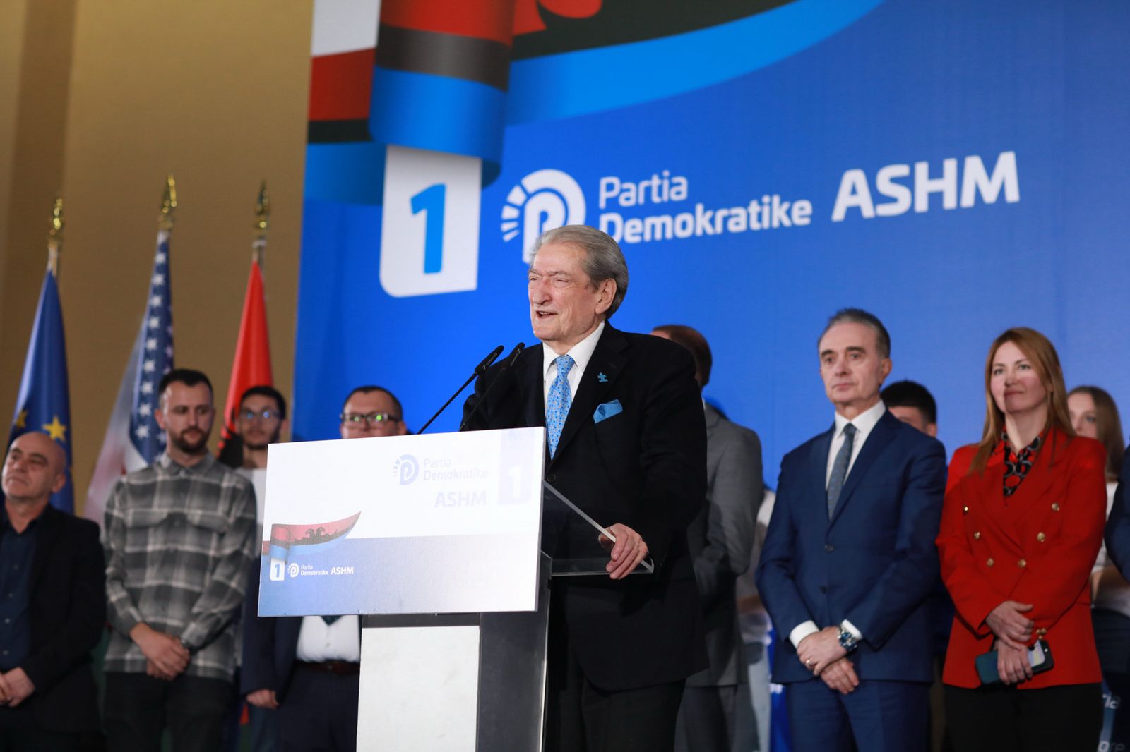 “Zero ambicie për luks dhe para, në moshën time interesat janë të tjera”, Berisha tregon pse u rikthye në krye të PD