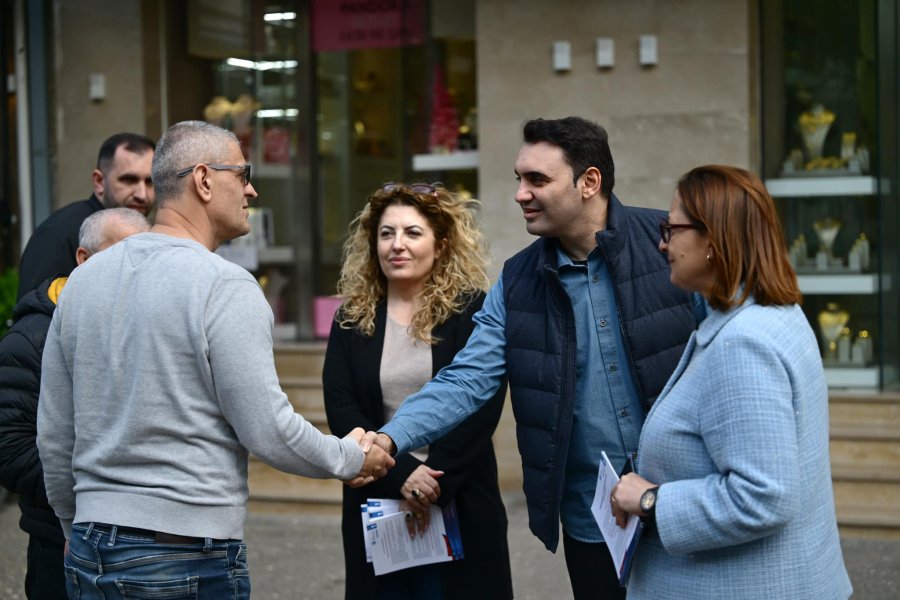 Zgjedhjet e 11 majit/ Këlliçi takim me qytetarët: Ndryshimi është në zemrat dhe në fytyrat e shqiptarëve