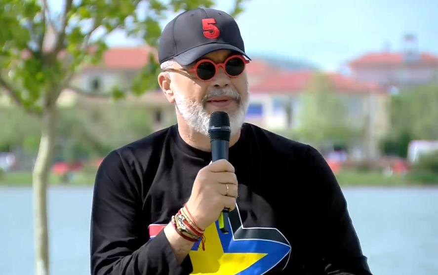 “Zogu po flet me zoçkën”, Rama batuta me të rinjtë në Belsh, u bën thirrje të marrin pjesë në votime