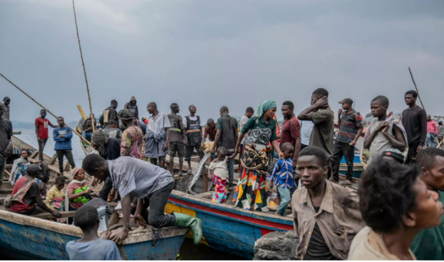 Zyrtarët kongolez: Të paktën 50 të vdekur dhe qindra të zhdukur pas përmbysjes së një varke në Kongo