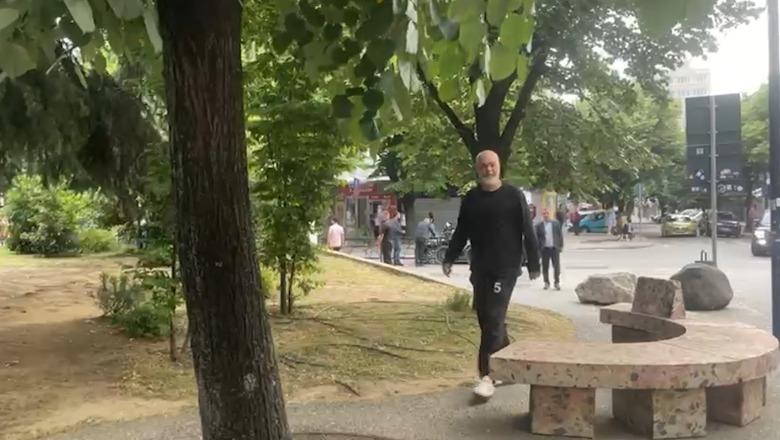 10 minuta para mbylljes së votimit, Rama mbërrin në selinë e PS