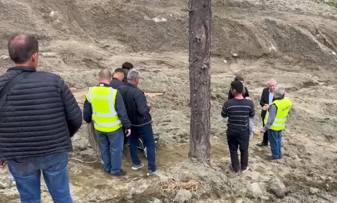 29-vjeçari disa ditë nën dhe, Ministria e Mbrotjes: Terreni shumë i vështirë për ndërhyrje dhe kërkim