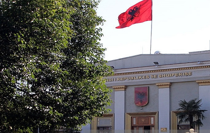 72 deputetë të rinj në Kuvend, ja kush janë 3 senatorët e përjetshëm