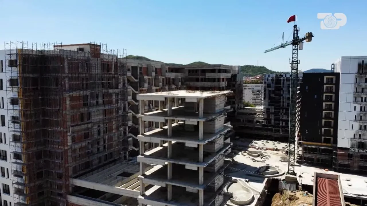 90% e ndërtimeve paguhen që në gropë, ekspertët: A rrezikohet qytetari nga mashtruesit…?