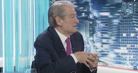 A do japë dorëheqjen si kryetar i PD-së? Ja si përgjigjet Sali Berisha