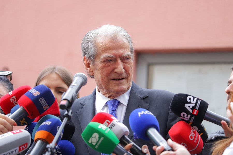 A ka komunikuar me Chris LaCivita pas humbjes së zgjedhjeve?Ja si përgjigjet Berisha