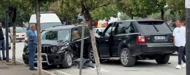 Aksident i 4-fishtë në Fier, 2 të lënduar rëndë