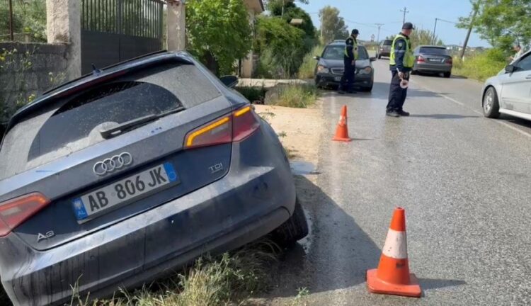 Aksident në Roskovec, plagosen dy pasagjerët