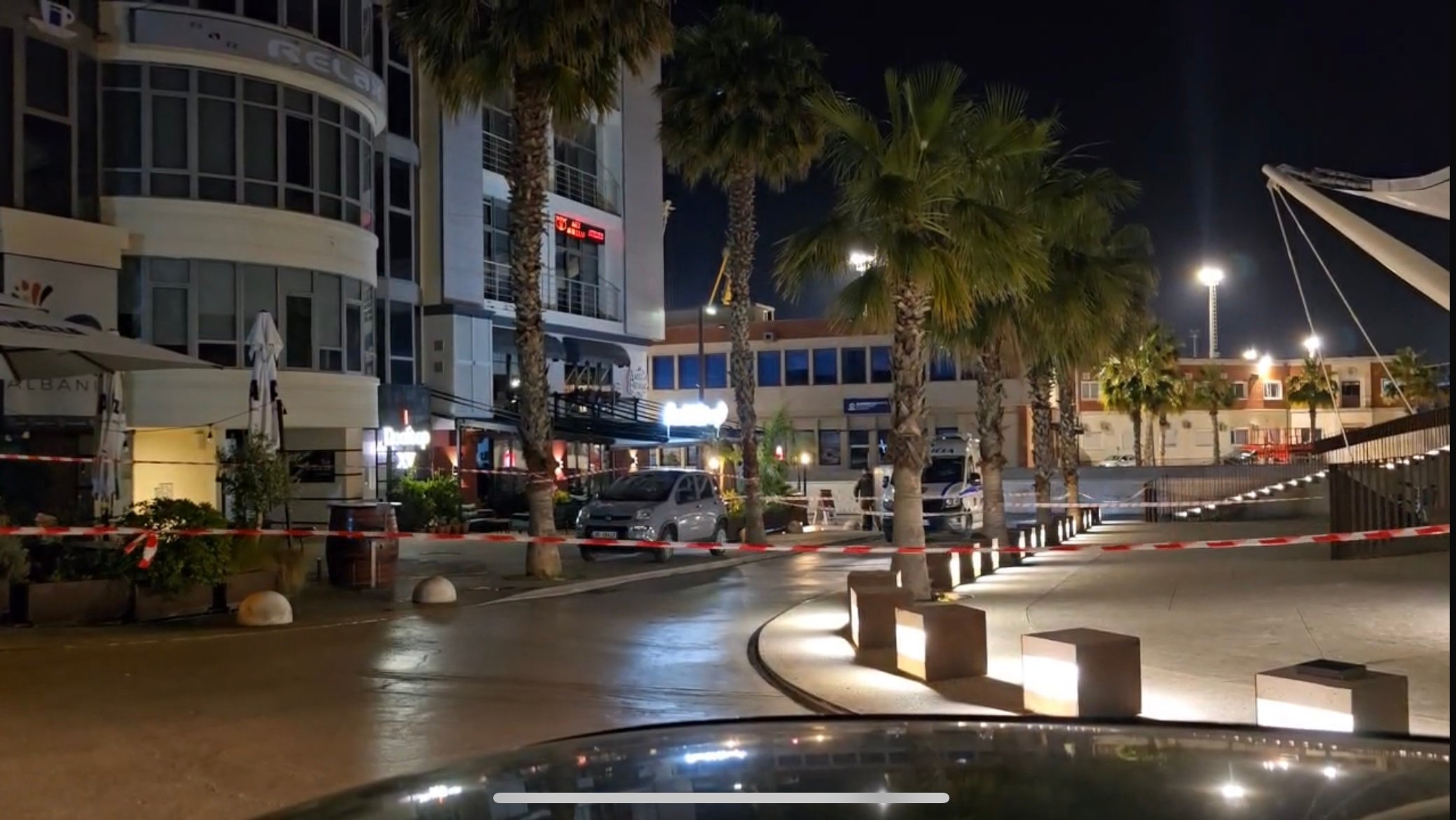 Alarm për eksploziv në Durrës, forcat e policisë rrethojnë zonën