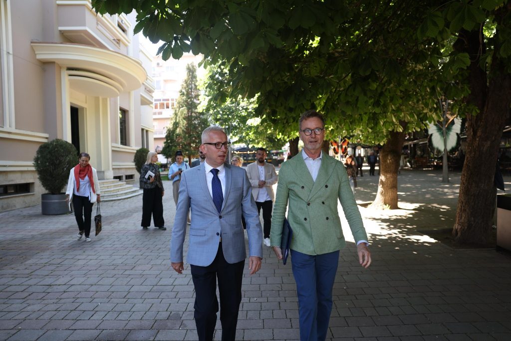 Ambasadori Gonzato takim me kryebashkiakun Filo: Mbështetje Korçës me projekte të reja të financuara nga BE