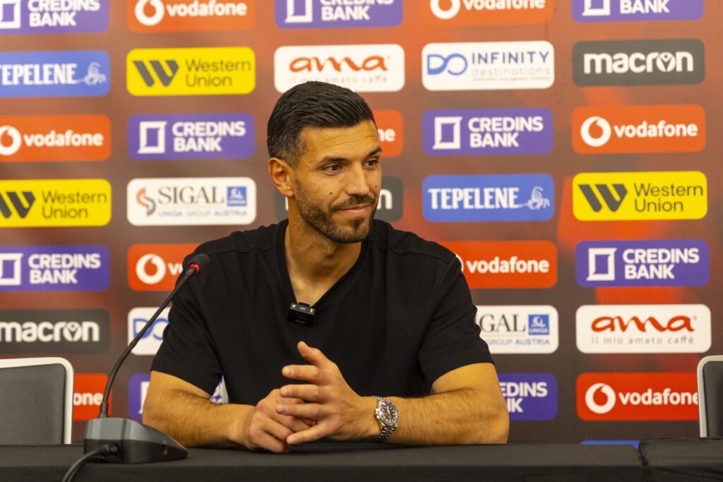 Ambasadori i Euro U-17, Klaus Gjasula, seancë stërvitore & takim të hapur me futbollistët e “Elite Youth Development Academy”