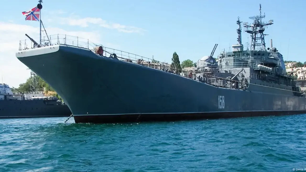 Analiza e DW: Greqia nuk duhet t’i shesë më anije Rusisë