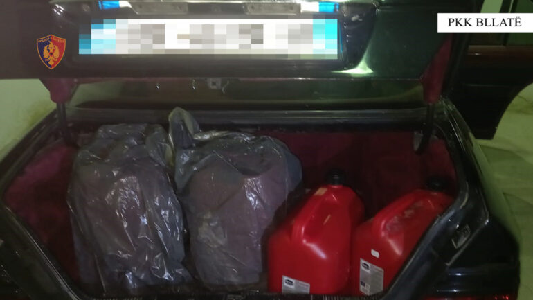 Arrestohet 54-vjeçari në Dibër/ Tentoi të kontrabandonte nga Maqedonia e Veriut 412 litra karburant…