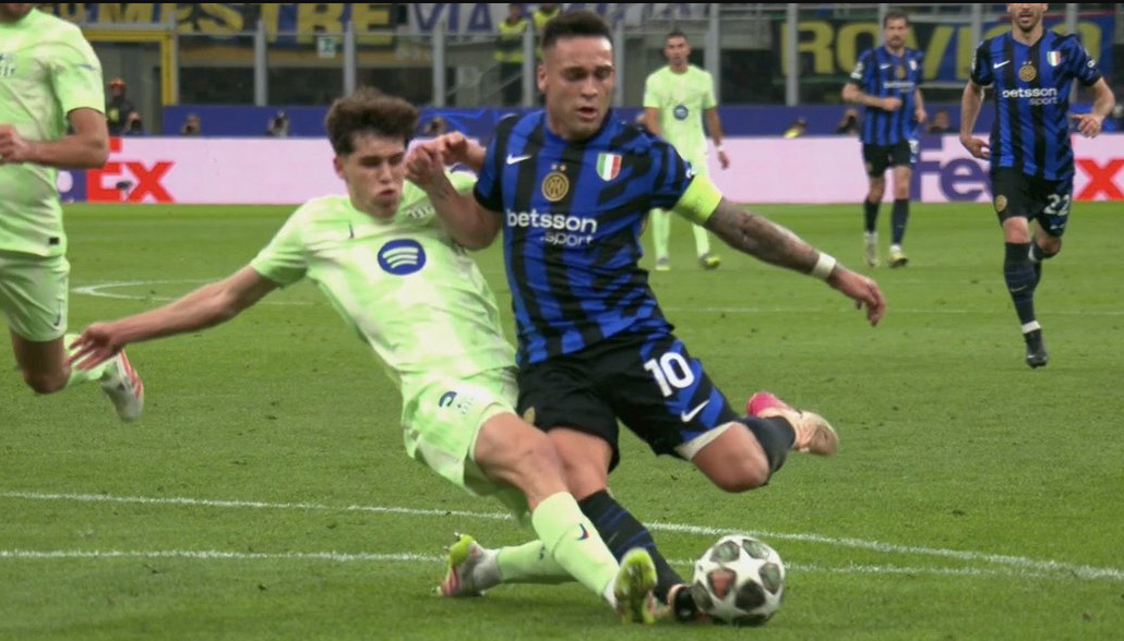 Arsen Vengeri e thotë me bindje: Nuk ishte penallti ajo e Interit, mbrojtësi e preku topin