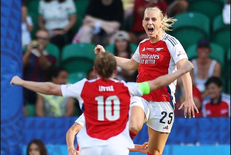 Arsenal mposht Barcelonën dhe fiton Champions League për femra (video)