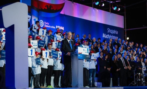 As sheshi Nënë Tereza, as Skënderbej/Berisha njofton mitingun përmbyllës në Tiranë