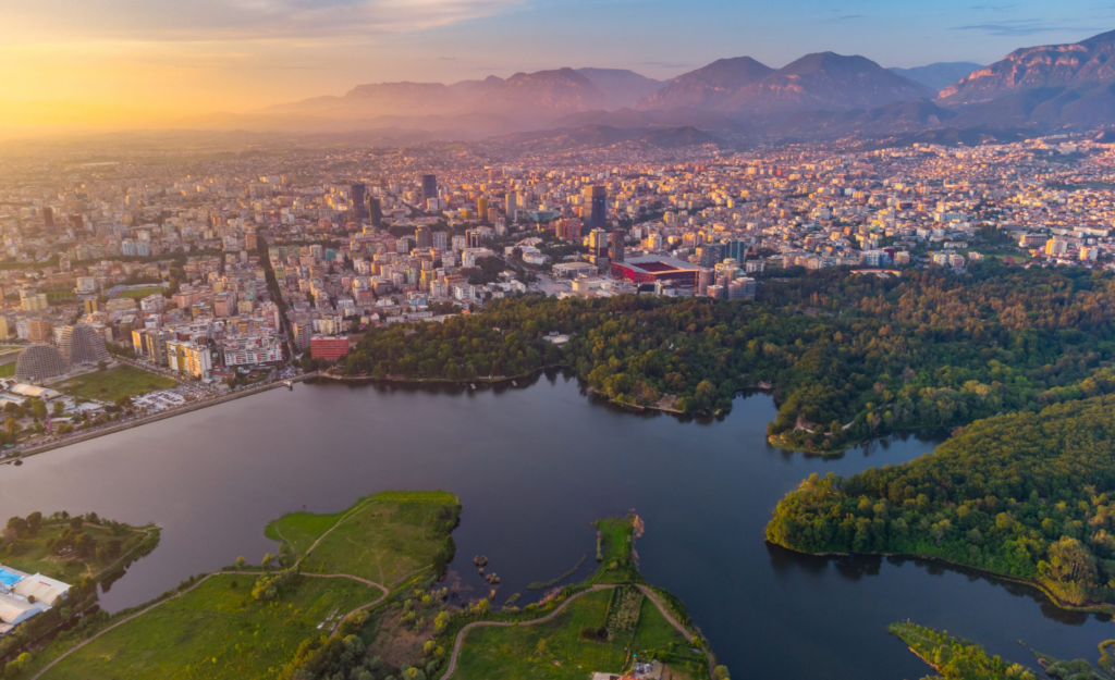 Autoritet e huaja kërkojnë pasuritë e krimit në Shqipëri