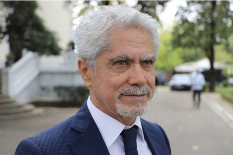 “Bëri Piramidat, Gërdecin e 21 Janarin…”/ Yzeiri: Berisha mban peng PD për interesat e tij