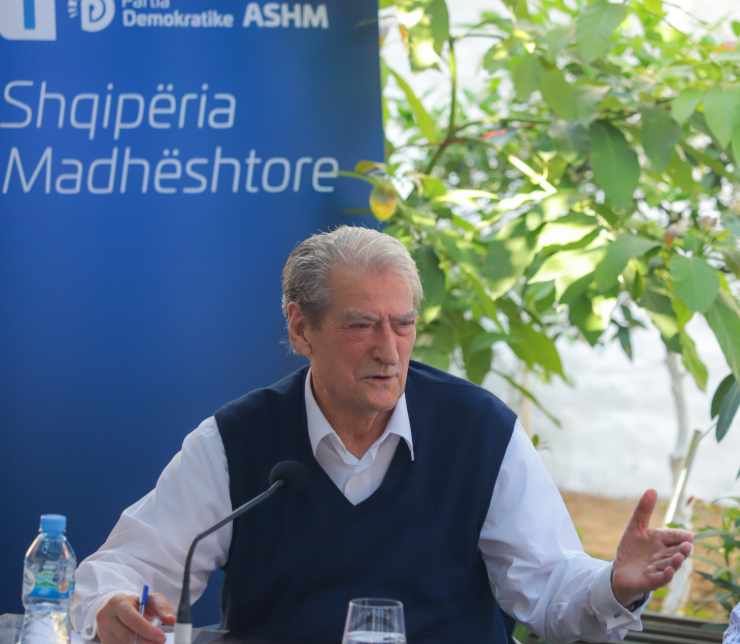 Berisha: Edi Rama po shkatërron të drejtën e pronës