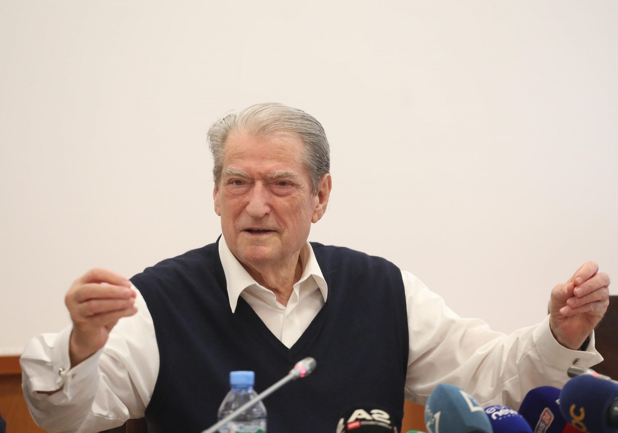 Berisha flet për herë të parë për kontratën e lobimit 6 mln dollarë për non grata: Nuk është vetëm për PD, por për shqiptarët