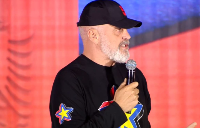 “Berisha, i pashpresë dhe një hallexhi që rri rrugëve”, Rama mbyll fushatën në Durrës: Më 11 maj “leshterikët” do të rrudhen edhe më shumë