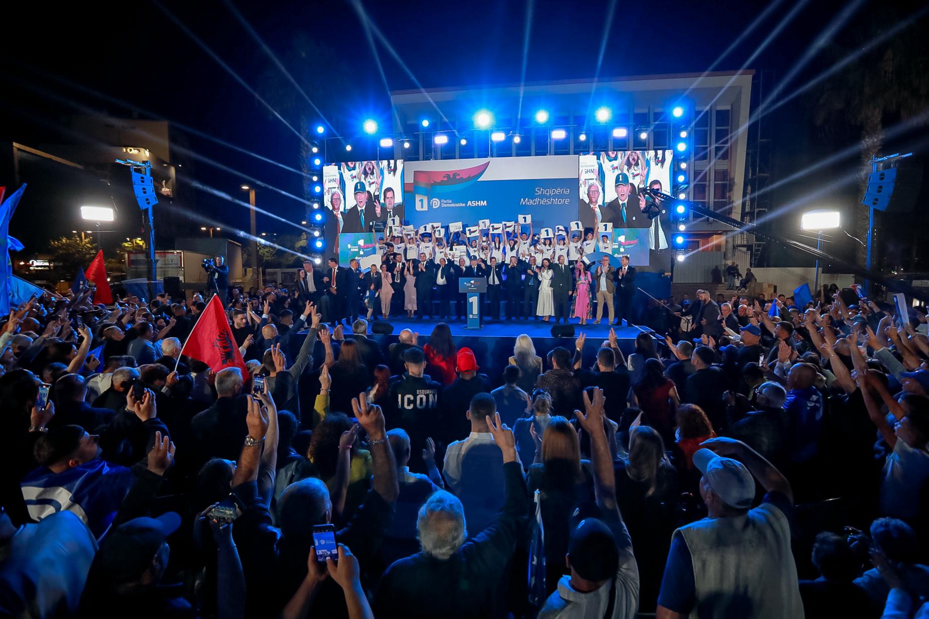 Berisha mbyll fushatën në Durrës: Nuk luftoj për pushtetin tim, krimi të mos prekë votën sepse…