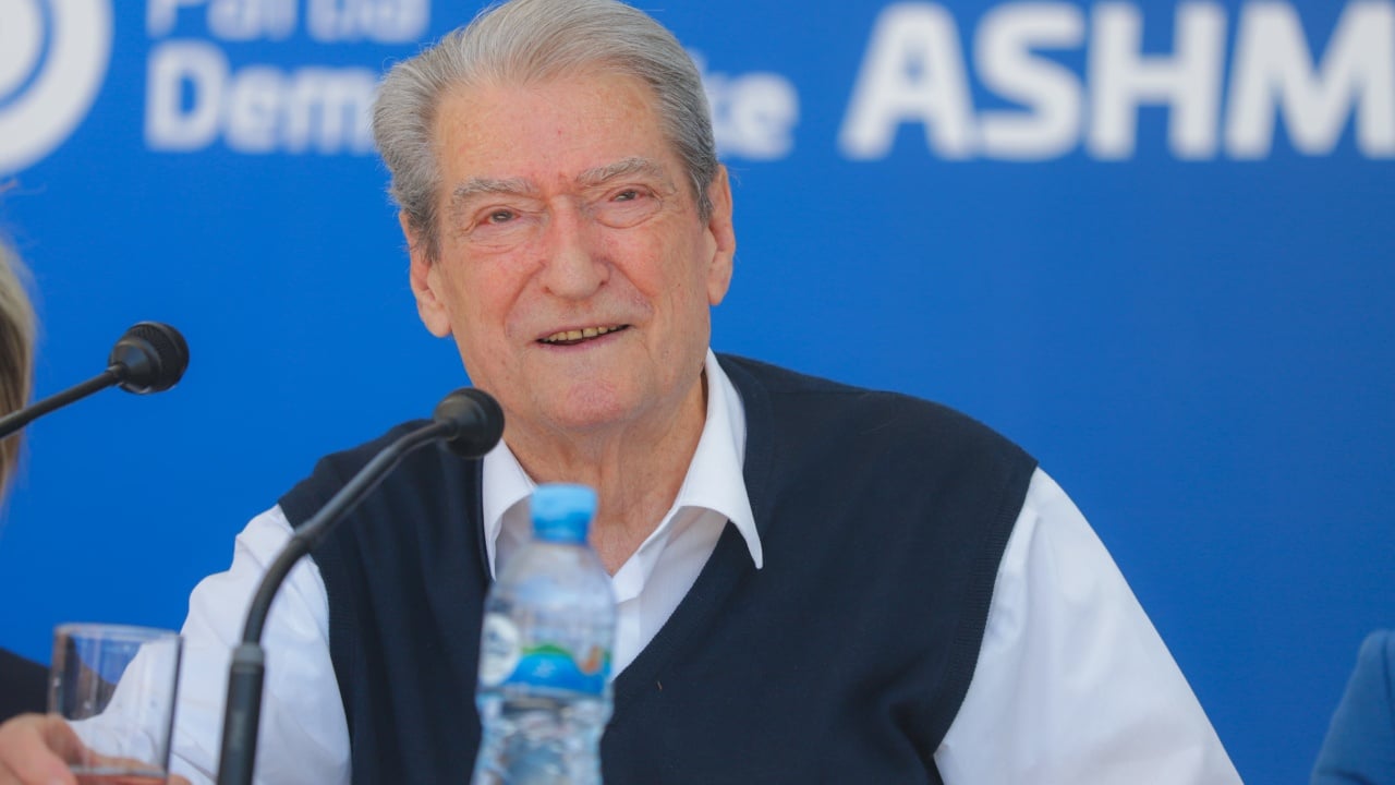 Berisha me fermerët: Kush kapet duke shitur impute që nuk tregtohen në dy vende të BE, do të dënohet!