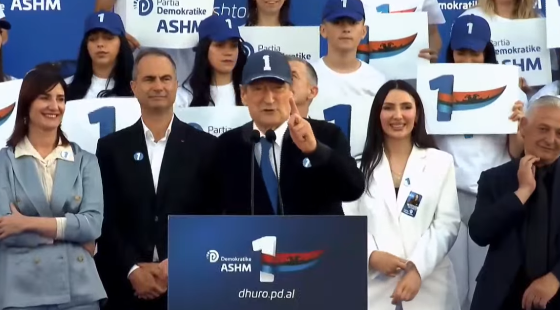 Berisha nga Shkodra premton rritje rrogash, pensionesh dhe ulje taksash pas 11 majit