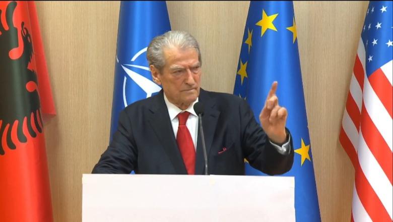 Berisha nis me akuzat: Sovrani foli, por bandat e Durrësit dhe në zona të tjera kanë vërshuar drejt KZAZ-ve