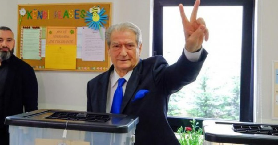Berisha optimist pas përfundimit të orarit zyrtar të votimit: Sovrani foli!