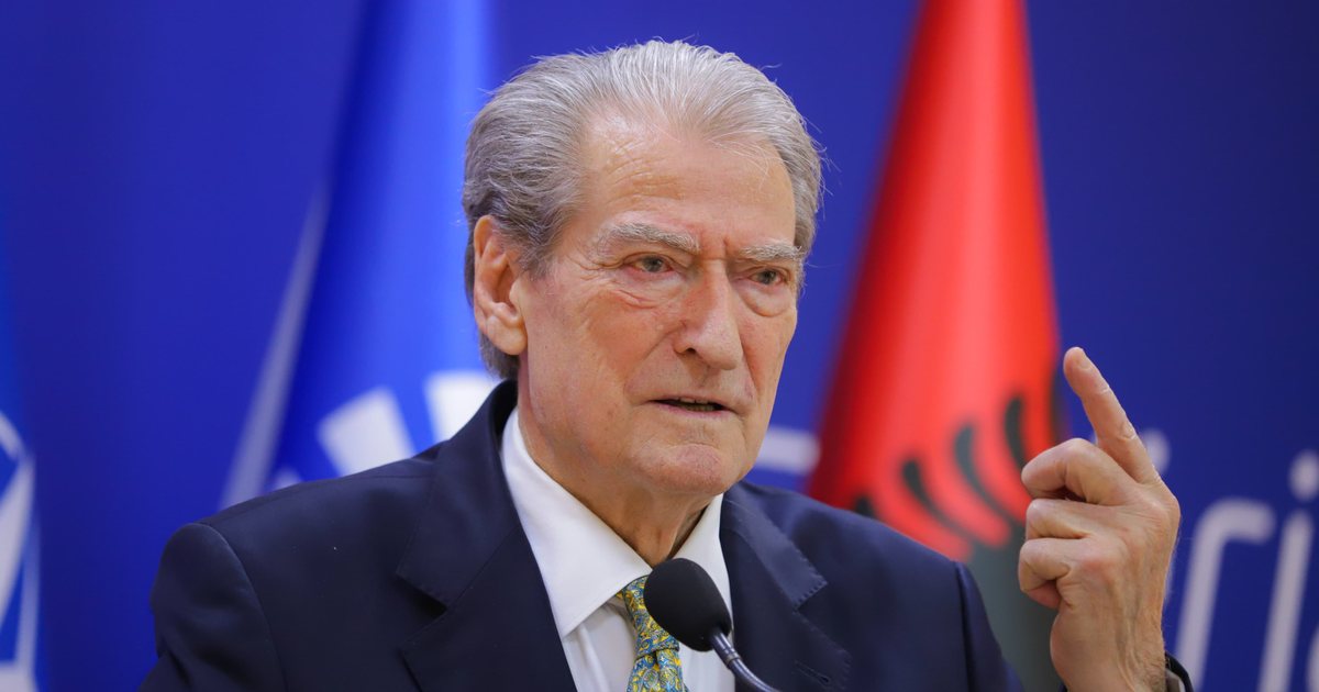 Berisha: Partitë e vogël refuzuan koalicionin me ne, i hoqën të paktën 8 deputetë opozitës