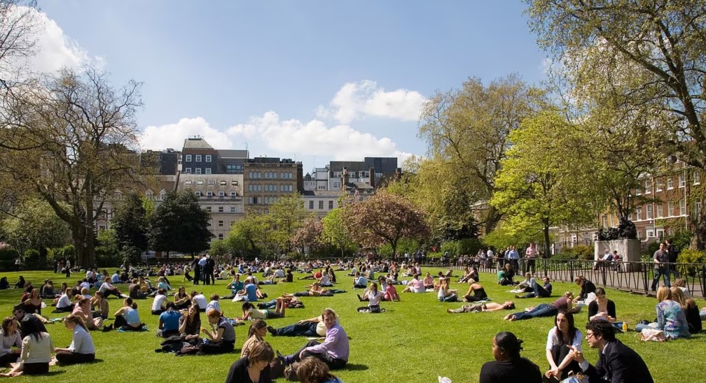 Britania drejt kufizimeve për studentët nga vendet më të prirura për të kërkuar azil