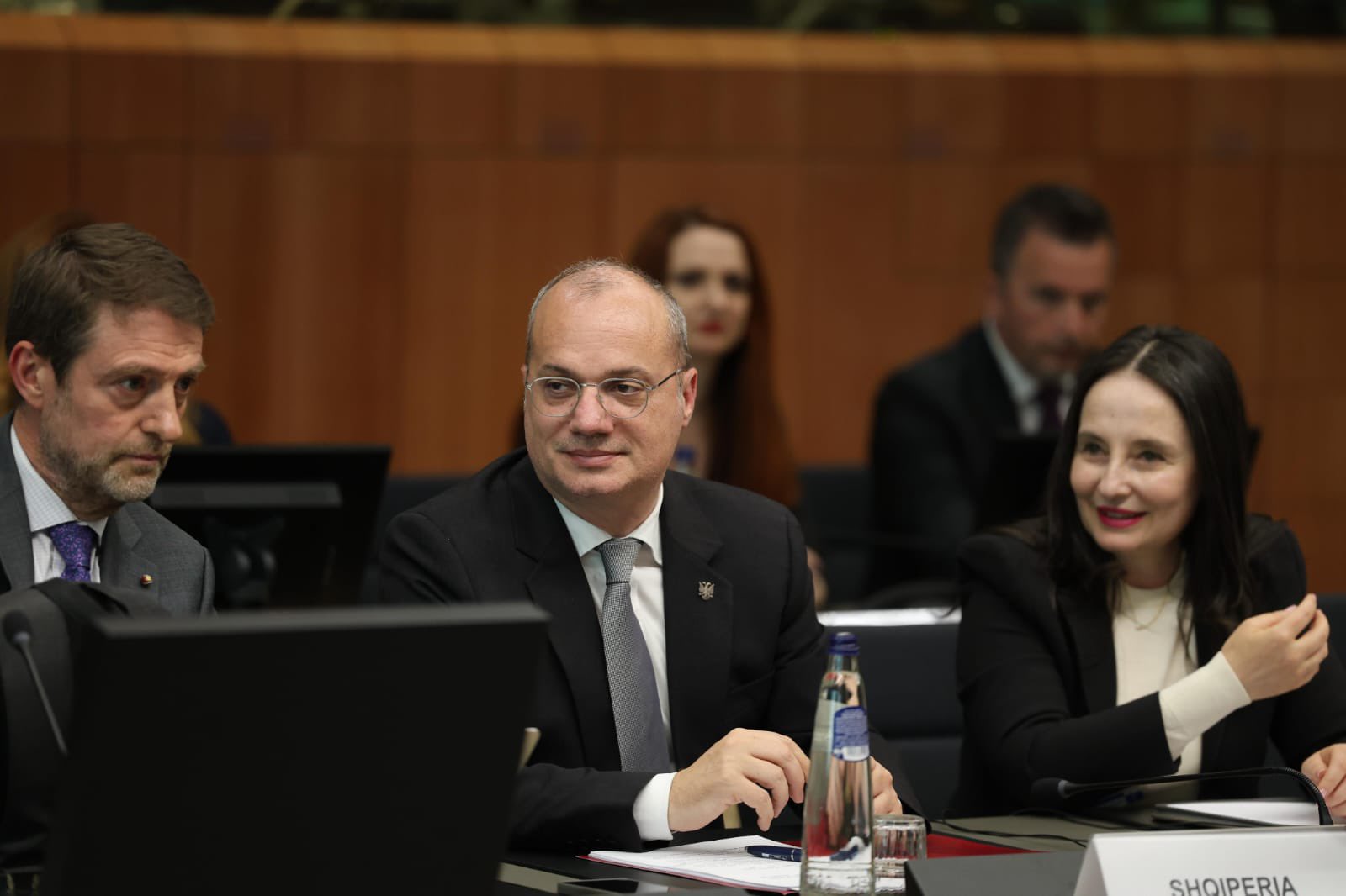 Çelja zyrtare e Grup-Kapitullit 3, Ministri Hasani: Reflektim i progresit të Shqipërisë të bazuar në meritë!