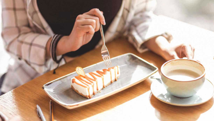 Çfarë i ndodh trupit tuaj nëse hiqni dorë nga sheqeri