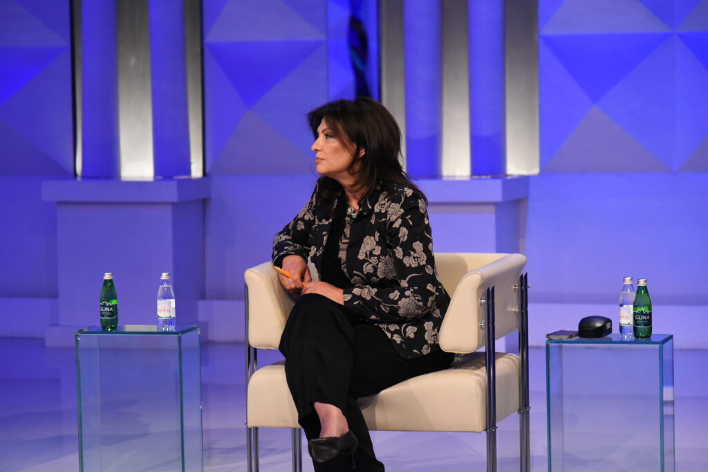 “Cunam votash”, Jozefina Topalli zbulon shtetet nga ku PD pret më shumë vota