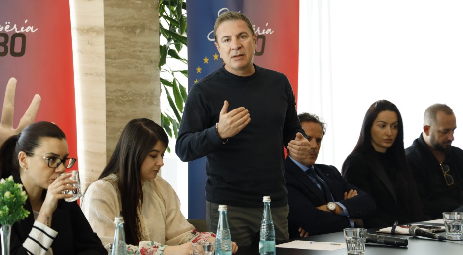 Damian Gjiknuri në Sarandë: Rruga Sarandë – Ksamil do zgjerohet, ujësjellësi me zgjidhje përfundimtare